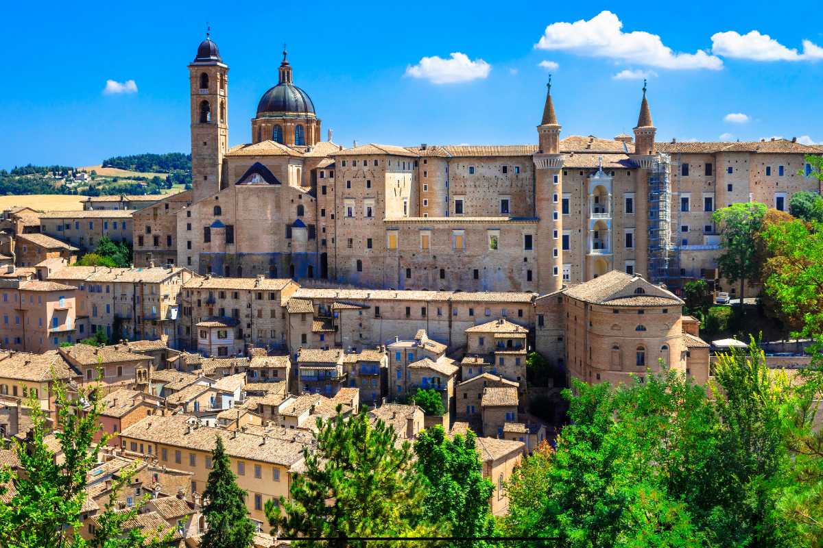 Where to Find Marijuana in Urbino, Marche, Italy